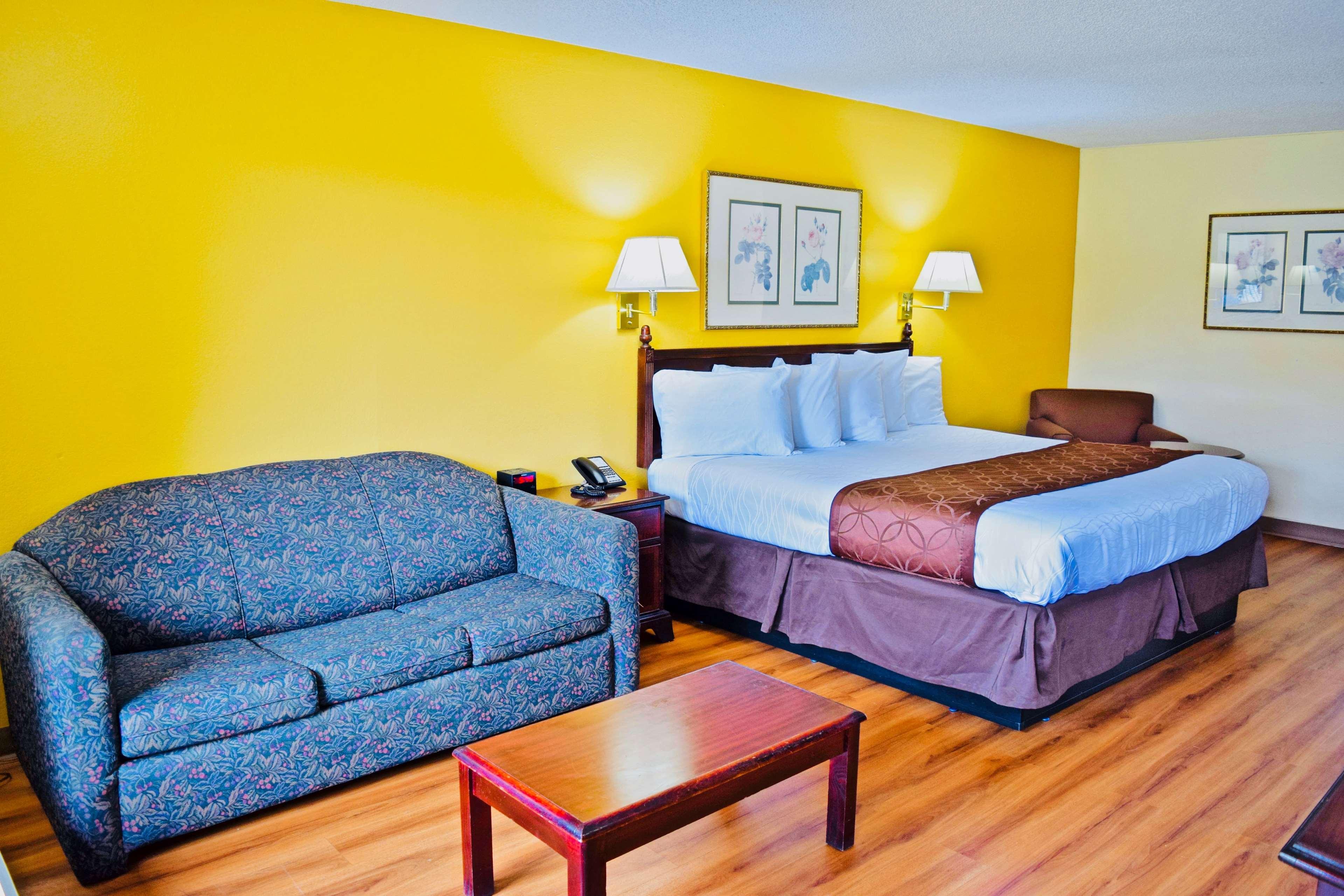 Days Inn By Wyndham Burleson Ft. Worth מראה חיצוני תמונה