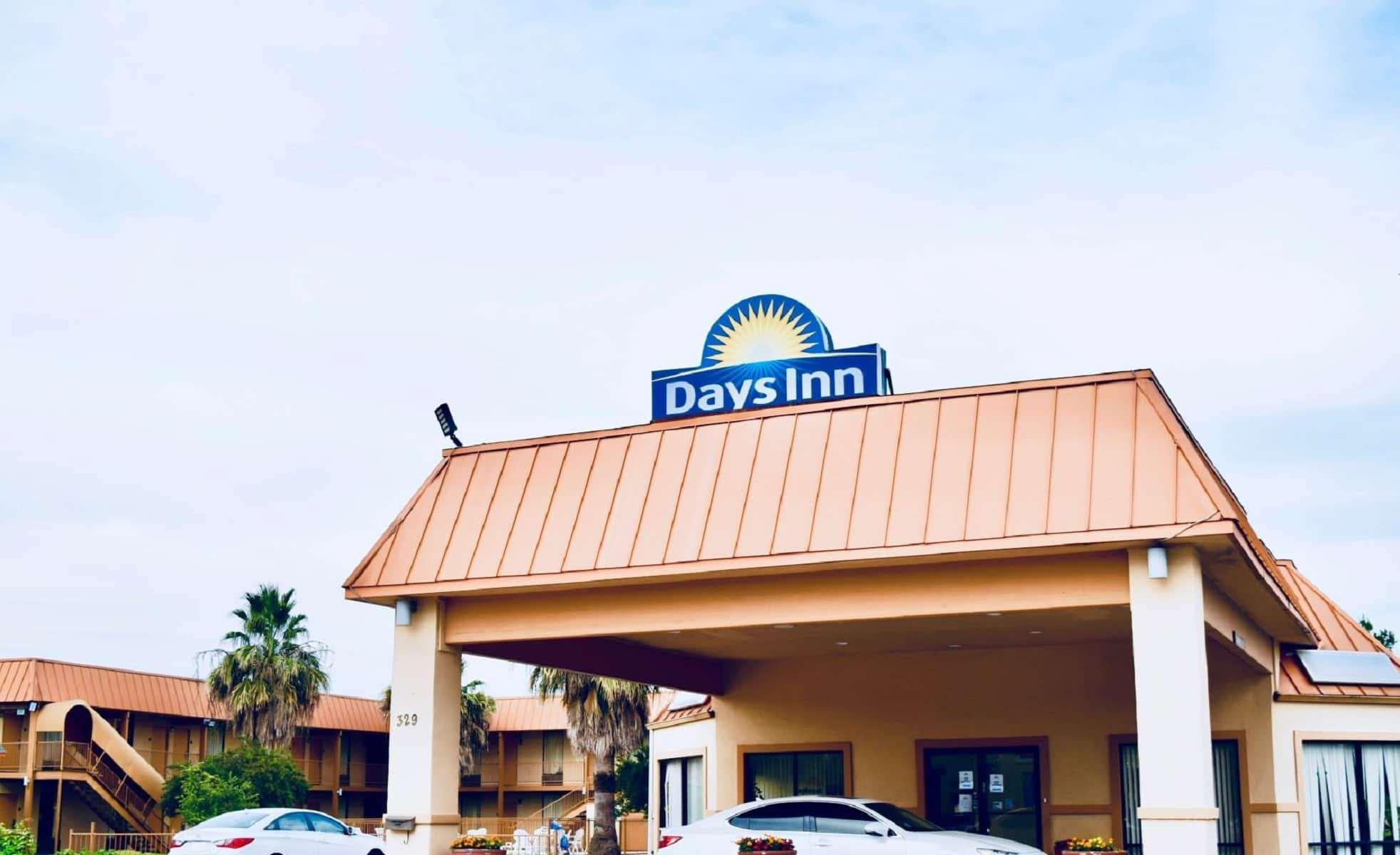 Days Inn By Wyndham Burleson Ft. Worth מראה חיצוני תמונה