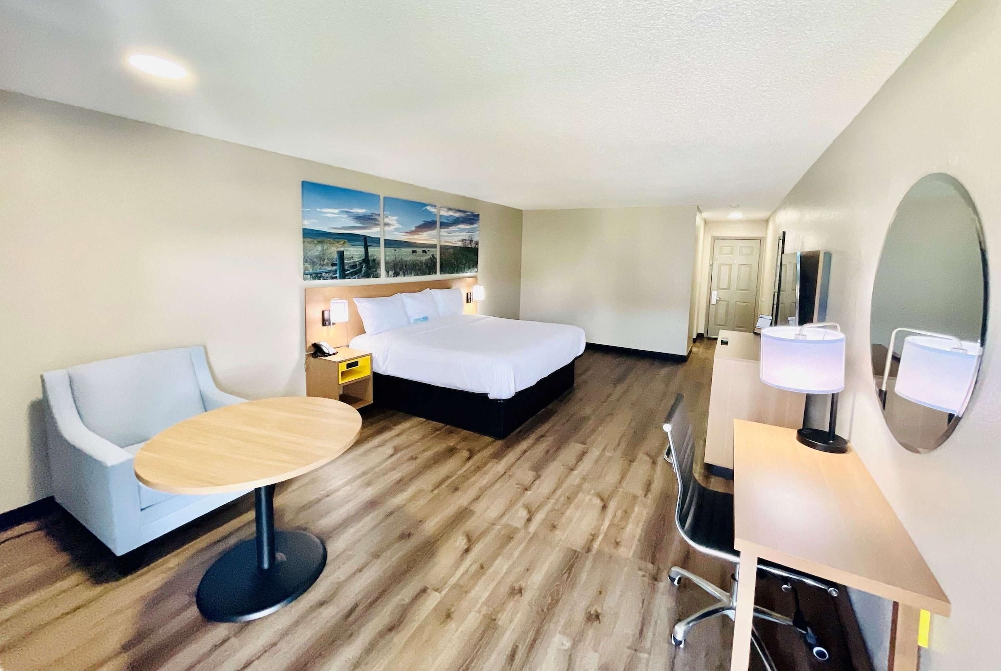 Days Inn By Wyndham Burleson Ft. Worth מראה חיצוני תמונה